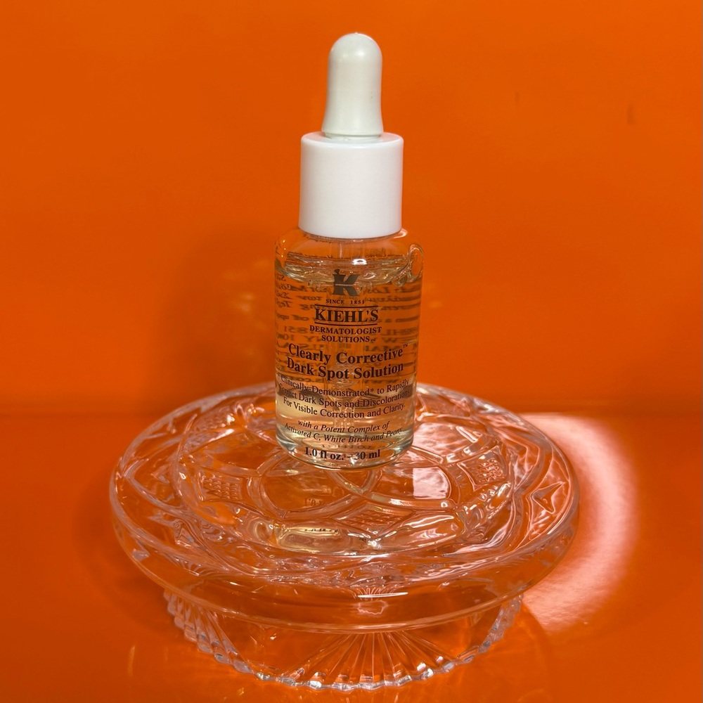 Kiehl's Clearly Corrective Dark Spot Solution - Clear and White